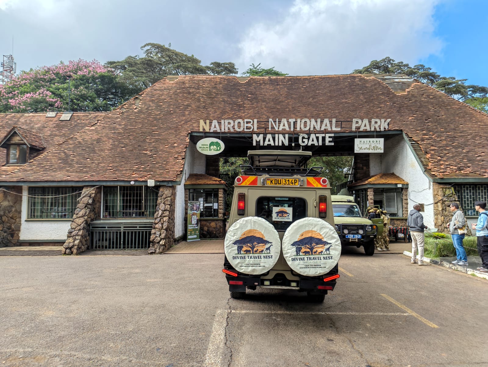 What animals can you see in Nairobi National Park?